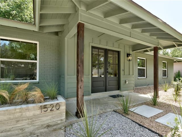 1520 Villanova Dr