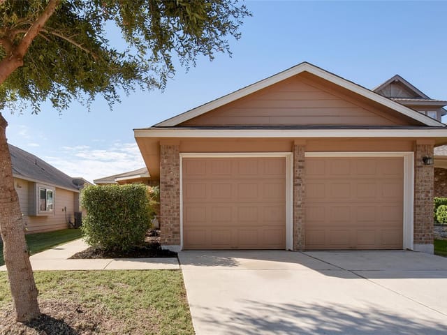 15205 Walcott Dr
