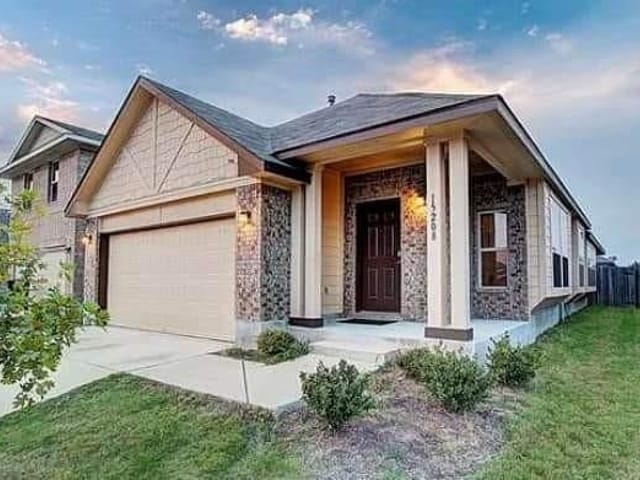 15208 Walcott Dr