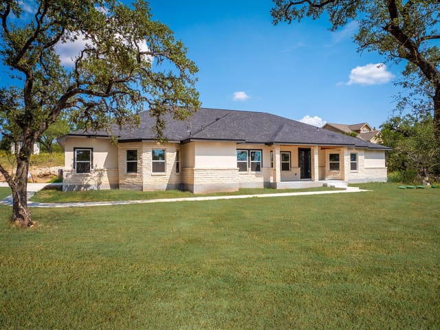 1522 Shady Holw