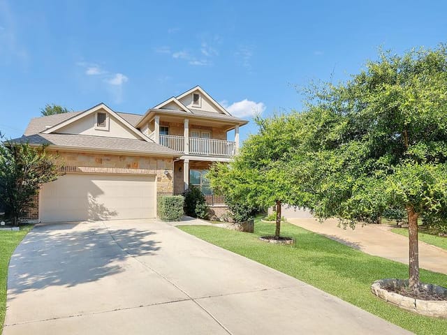 153 Crescent Heights DR