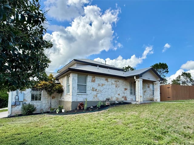 153 Dolly ST