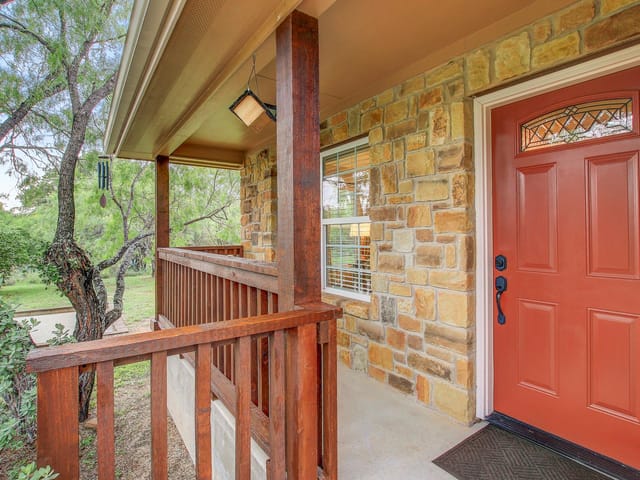 153 Hill Dr