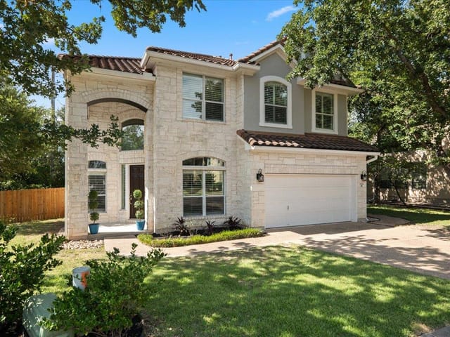 15300 Interlachen DR