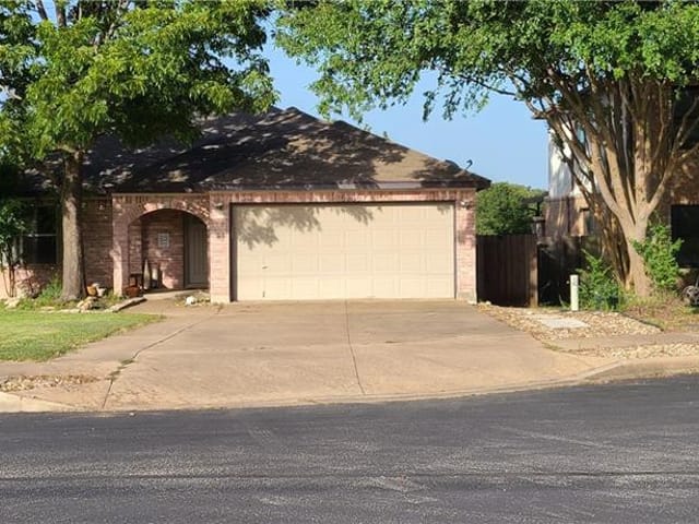 15305 Oconto Dr