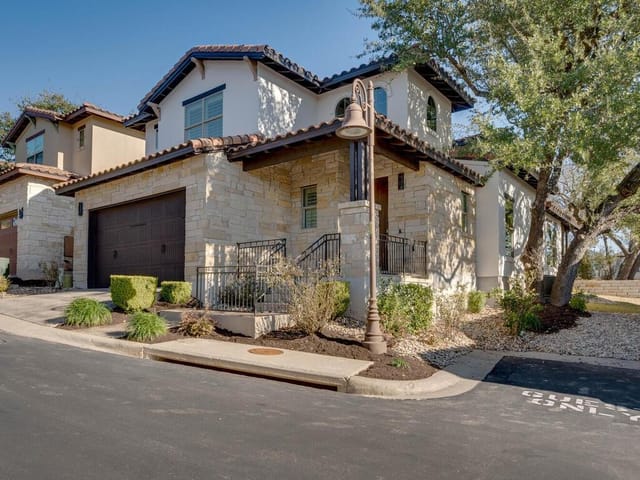 15313 Falconhead Grove Loop
