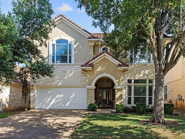 15320 Interlachen Dr