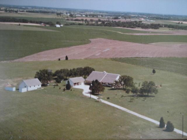 15323 Wells RD