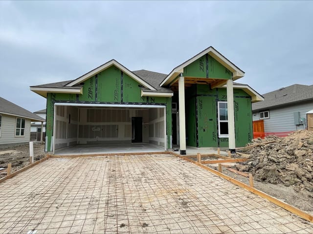 154  Paul Pena Dr