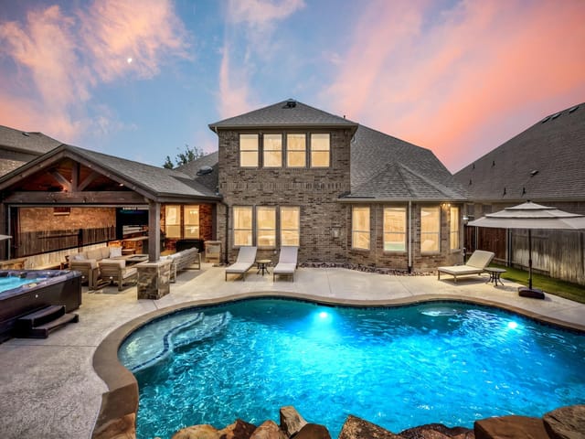 1549 Humble Live DR