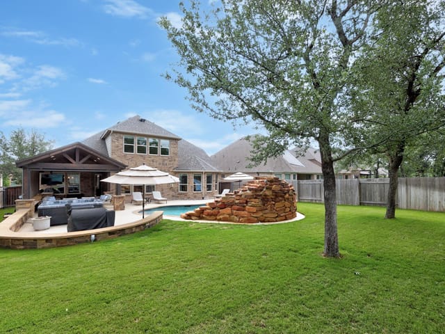 1549 Humble Live DR