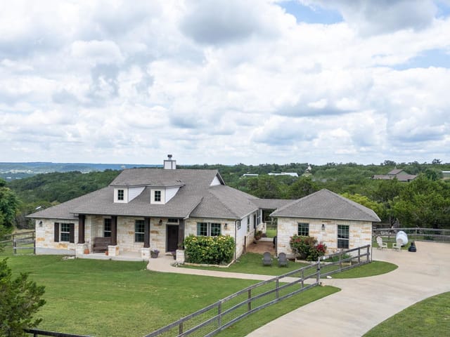 155 Balcones Ridge WAY