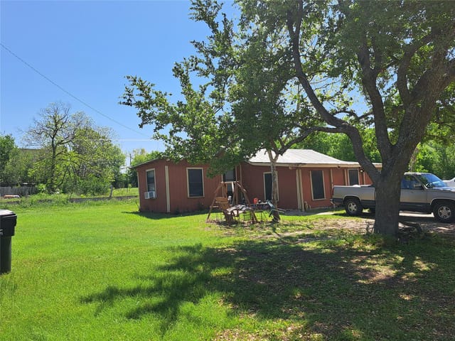 155 Hernandez Ln