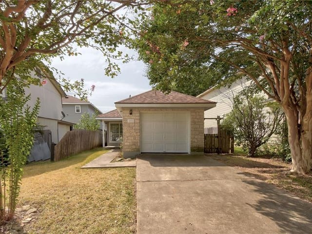 1551 Parkfield CIR