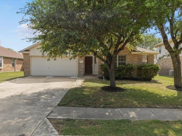 1553 Amberwood LOOP