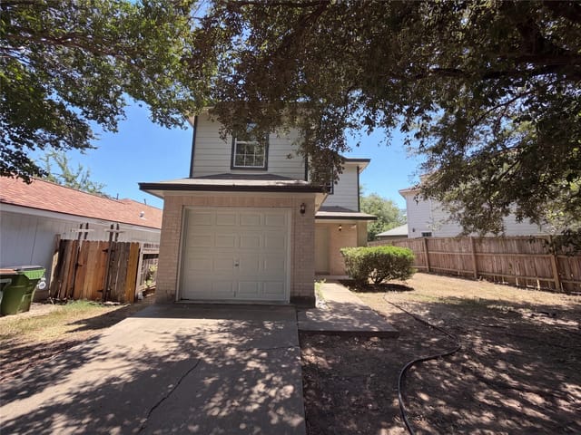 1555 Parkfield CIR