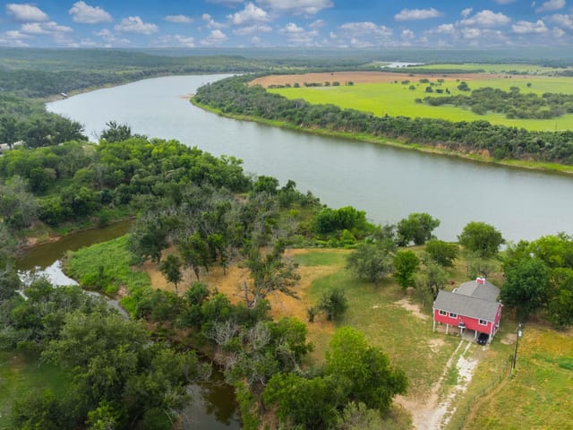 1559 County Road 343