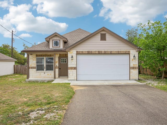 156 Remington Rd