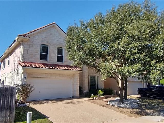 15600 Interlachen Dr