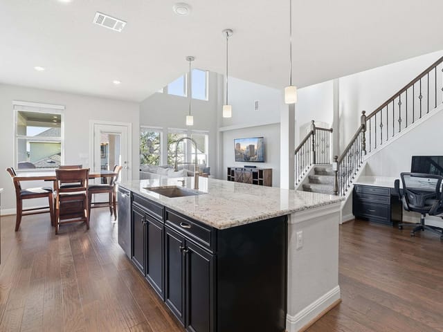 15604 Cabrillo WAY