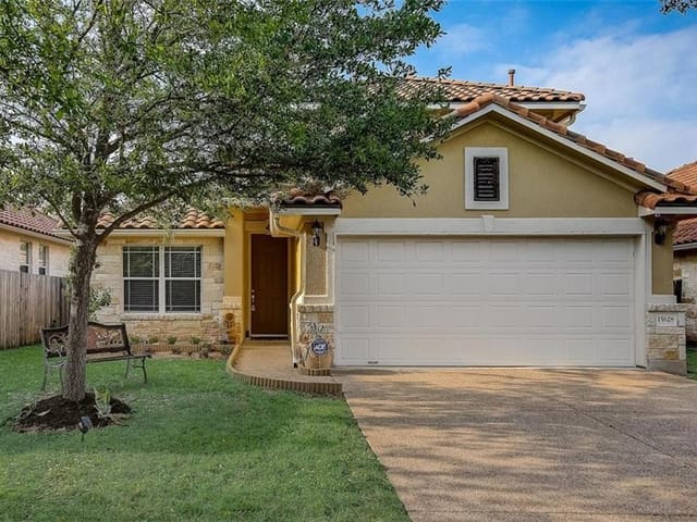 15628 Interlachen Dr