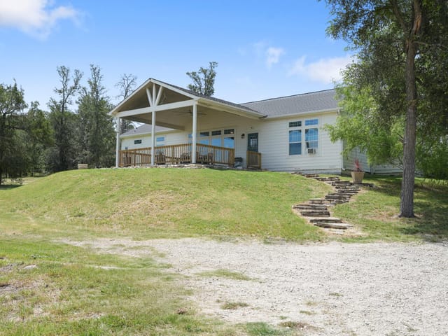 15701 Forest Glen CV