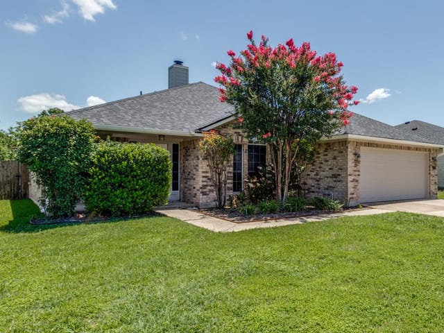 15737 Cadoz Dr