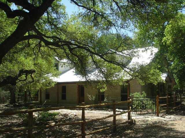 1575 S Rainbow Ranch RD
