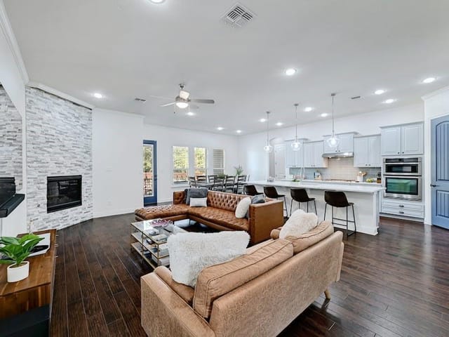 15804 Dink Pearson Ln