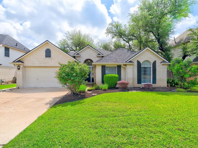 15811 W Dorman DR