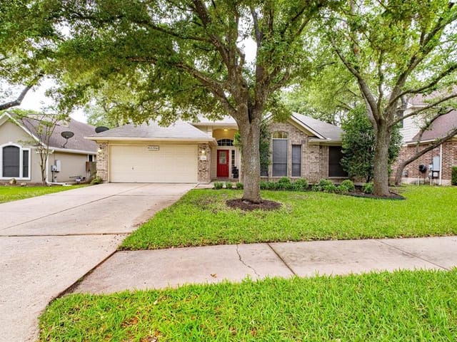 15814 Rustic Ln
