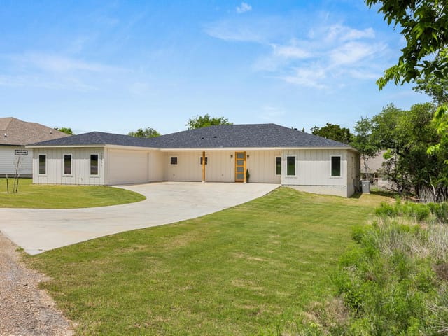 15896 Salado Dr
