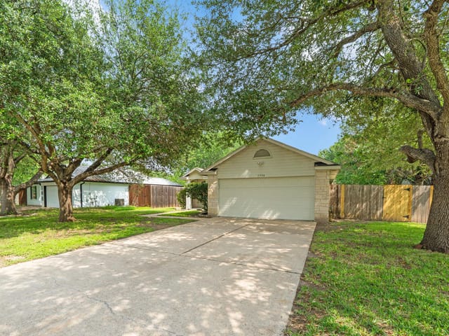 1590 Brandi Cir