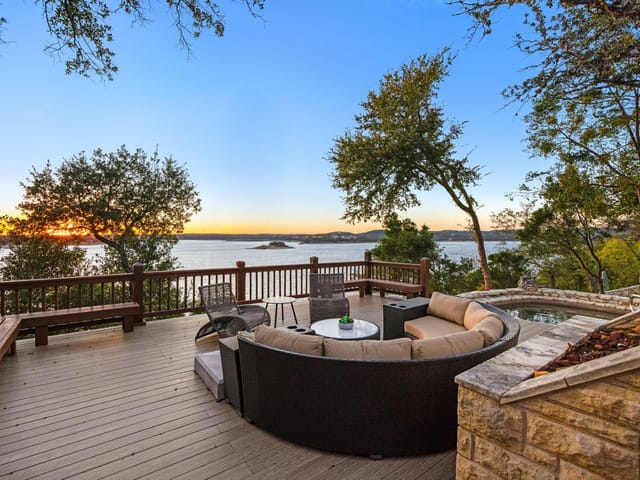 15907 Booth CIR