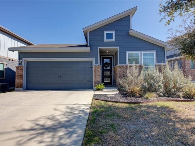 15913 Cadoz Dr