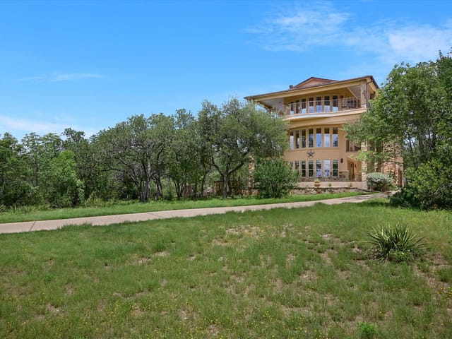 15936 Booth CIR