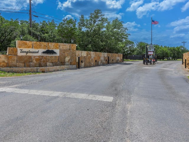 15969 Salado Dr