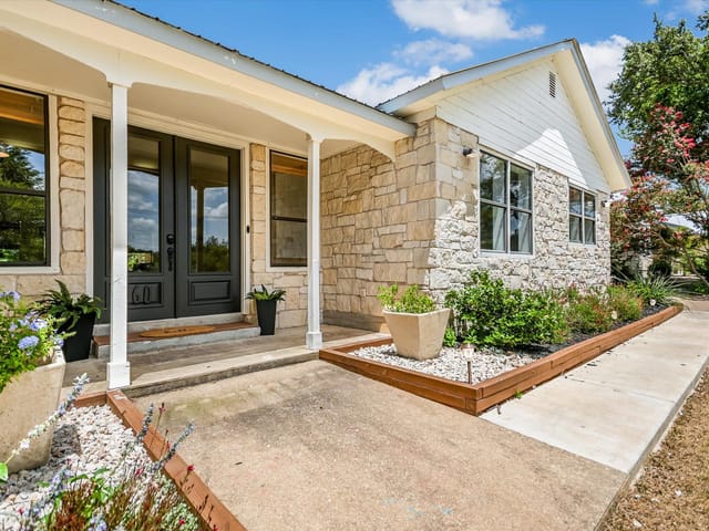 160 Donna DR
