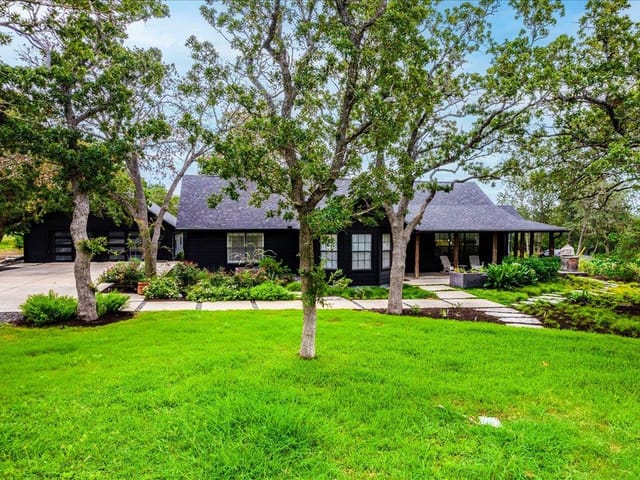 160 Shady Oaks DR