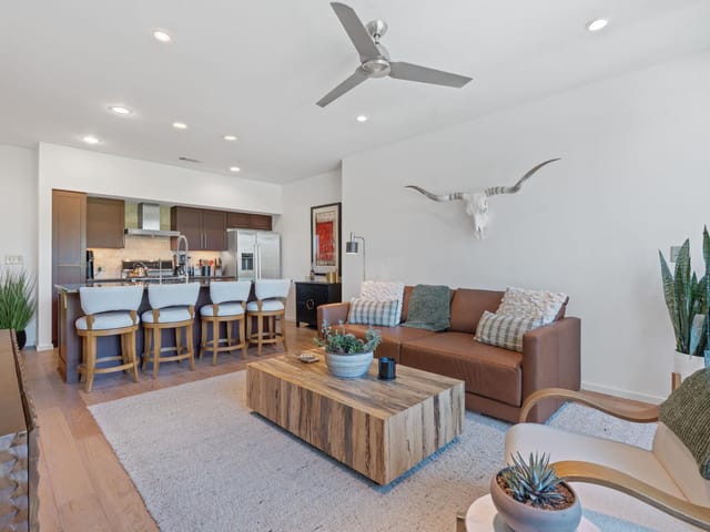 1600 Barton Springs RD Unit #3406