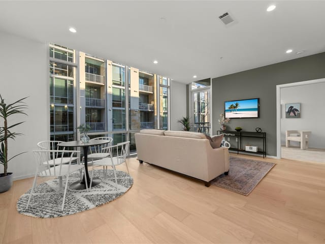 1600 Barton Springs RD Unit #5203