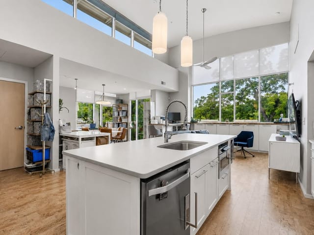 1600 Barton Springs RD Unit #5406