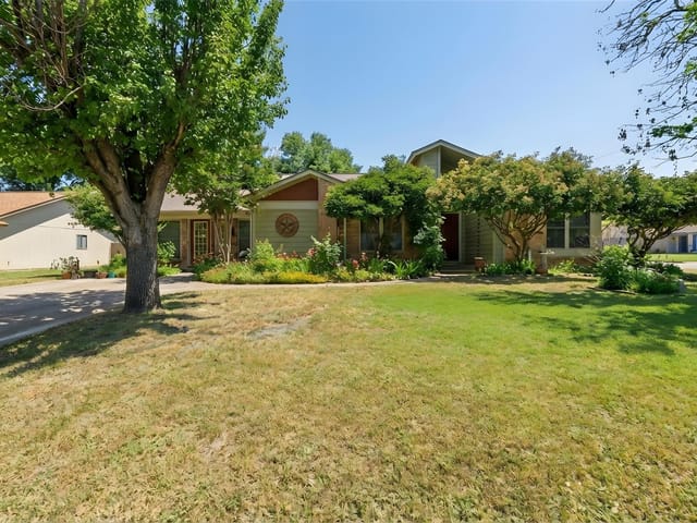 1600 E Messick Loop