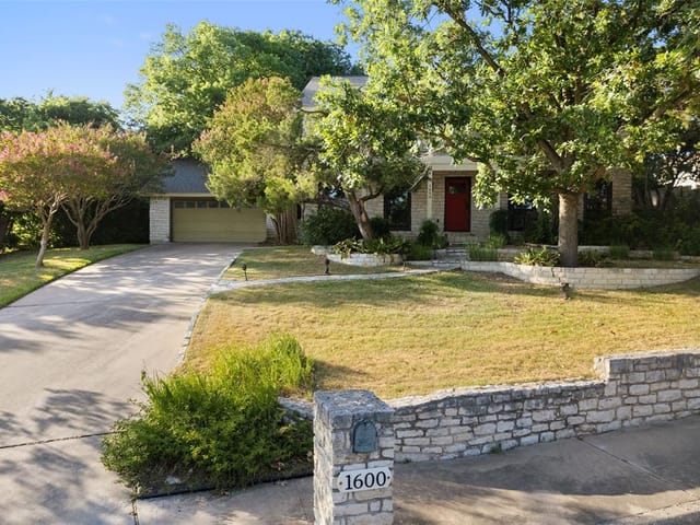 1600 Mill Springs Dr