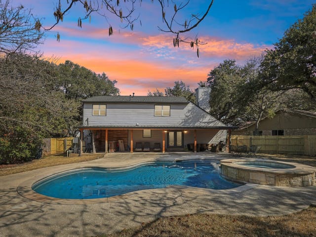 1600 Wood Rock Dr