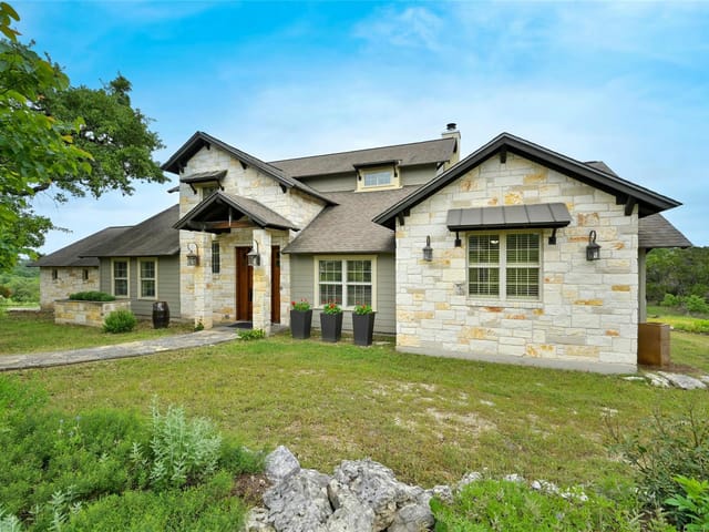 16001 Crystal Hills Dr