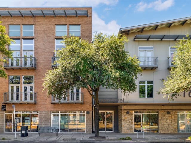1601 E Cesar Chavez St Unit #105
