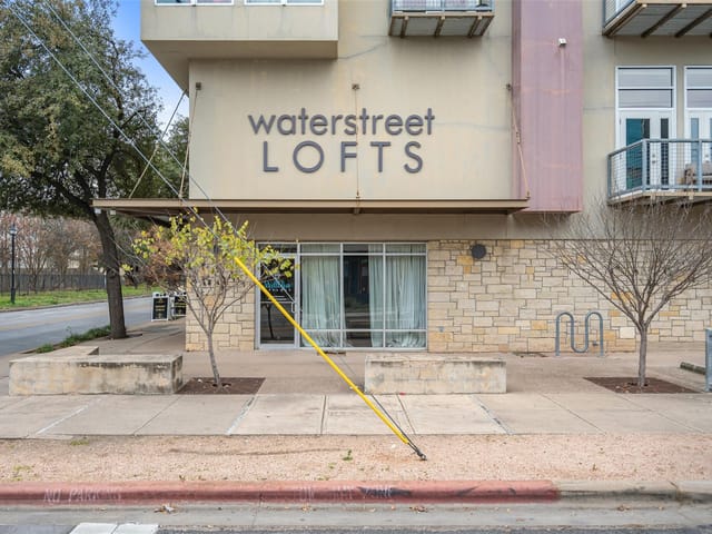 1601 E Cesar Chavez Unit #107