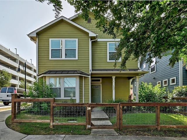 1601 Miriam Ave Unit #100
