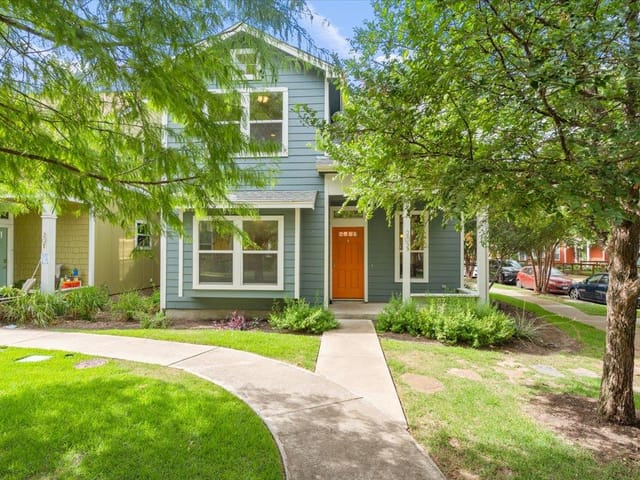 1601 Miriam Ave Unit #202